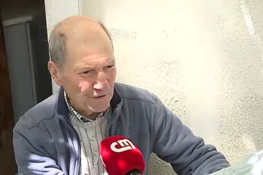 “Não existia nem um banco de madeira”, diz Sidónio Abreu, idoso em risco de perder a casa em que vivia há mais de 60 anos