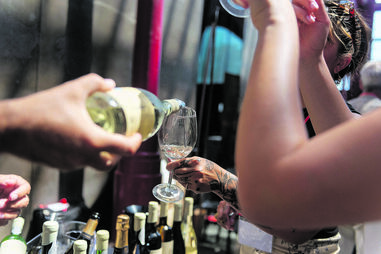 Vinhos à prova numa feira diferente