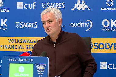 José Mourinho: "Fui feliz todos os dias no Benfica e disse isso aos jogadores"