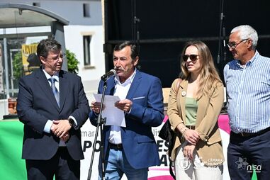 José Salgueiro (ao centro) foi o cicerone da Festa do Queijo em Tolosa