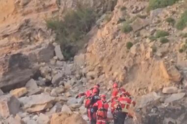 Corpo de pescador resgatado das rochas em Sintra 