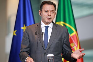 Luís Montenegro manifestou esta sexta-feira a sua solidariedade ao Governo de Bucareste após a queda de um drone russo na Roménia 