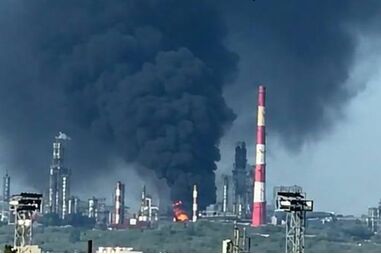 Ataque ucraniano  com drones a uma refinaria de petróleo na região russa de Samara, no Volga