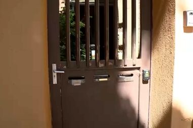 CMTV esteve junto da casa onde mãe e os dois meninos abandonados em Alcácer do Sal viviam em França