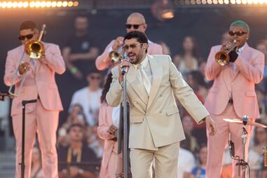 O cantor Bad Bunny durante o seu concerto no Estadi Olímpic Lluís Companys, a 22 de maio de 2026, em Barcelona, Catalunha (Espanha). 