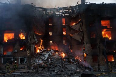 Ataque russo em Kiev: edifícios atingidos, incluindo uma escola em Shevchenkivsky