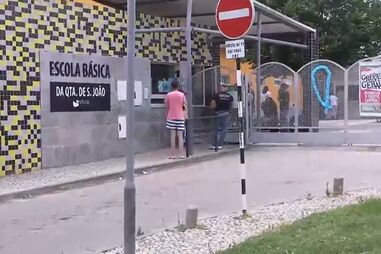 Criança de seis anos morre em sala de aula de escola no Seixal - a tratar