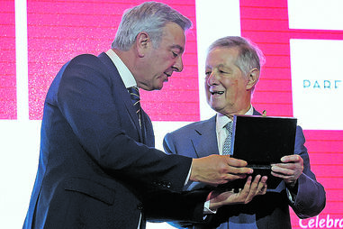 Óscar Afonso, diretor da FEP, entregou prémio