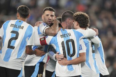 Otamendi nos convocados da campeã Argentina para o Mundial 2026, liderada por Messi