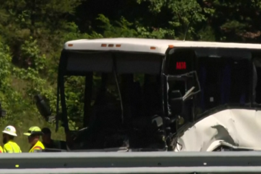 Cinco mortos e 34 feridos após autocarro provocar acidente em cadeia nos EUA