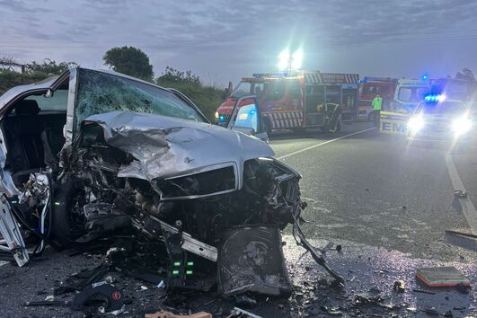 Um morto e dois feridos em colisão entre dois carros na Maia