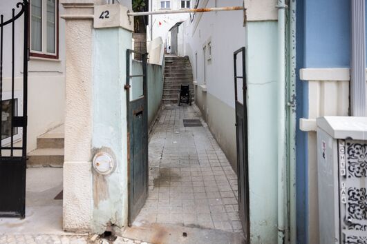 Homem detido em Coimbra após atacar vizinho com uma faca