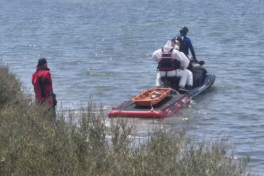 Polícia Marítima e Polícia Judiciária acionadas para retirar corpo na Ria Formosa no Algarve