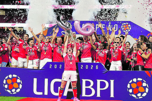 Benfica é campeão nacional de futebol feminino pelo sexto ano consecutivo