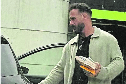 Na sexta-feira, o cantor esteve junto ao Campus de Justiça, em Lisboa. Partilham o mesmo advogado