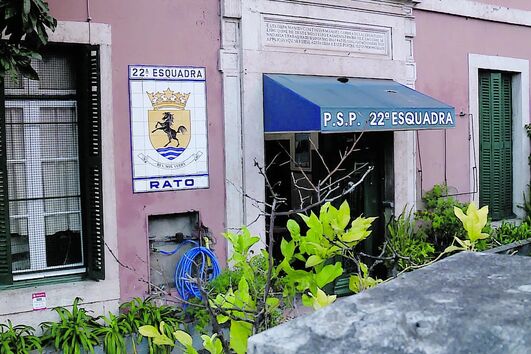 Polícias da esquadra do Rato obrigam detidos a sodomizar-se um ao outro
