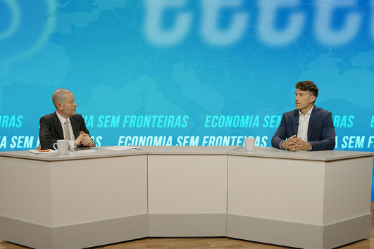 No Economia Sem Fronteiras, Marcelo Nico destaca a transformação da Tabaqueira num centro de inovação e tecnologia da Philip Morris International, com o segundo maior IT Hub global do grupo e serviços financeiros prestados a 160 mercados