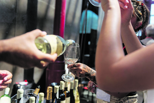 Vinhos à prova numa feira diferente