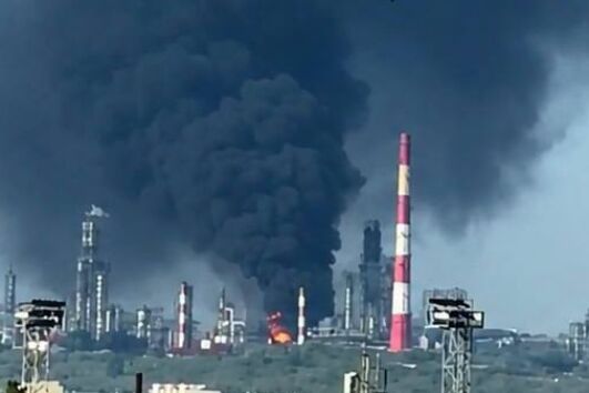 Ataque ucraniano com drones a refinaria russa mata duas pessoas