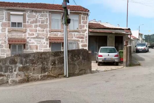 Homem mata companheira à facada e suicida-se no Porto