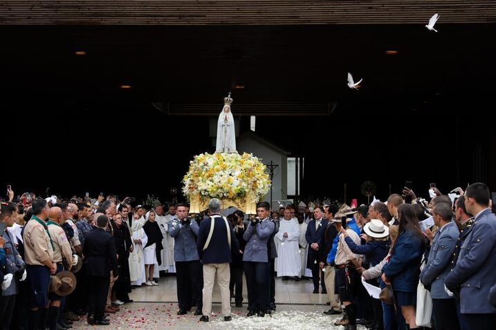 Fátima durante a Procissão de Despedida nas cerimónias religiosas da peregrinação no Santuário de Fátima, em Oureme, Portugal, 13 de maio de 2026