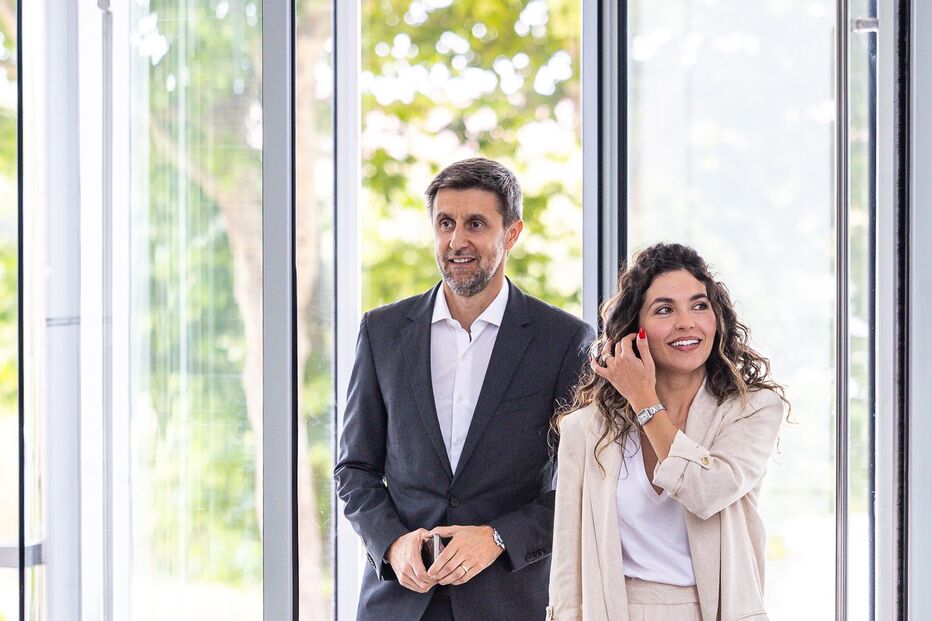 Sara Barradas conhece a nova casa. Atriz vive ano de mudanças intensas