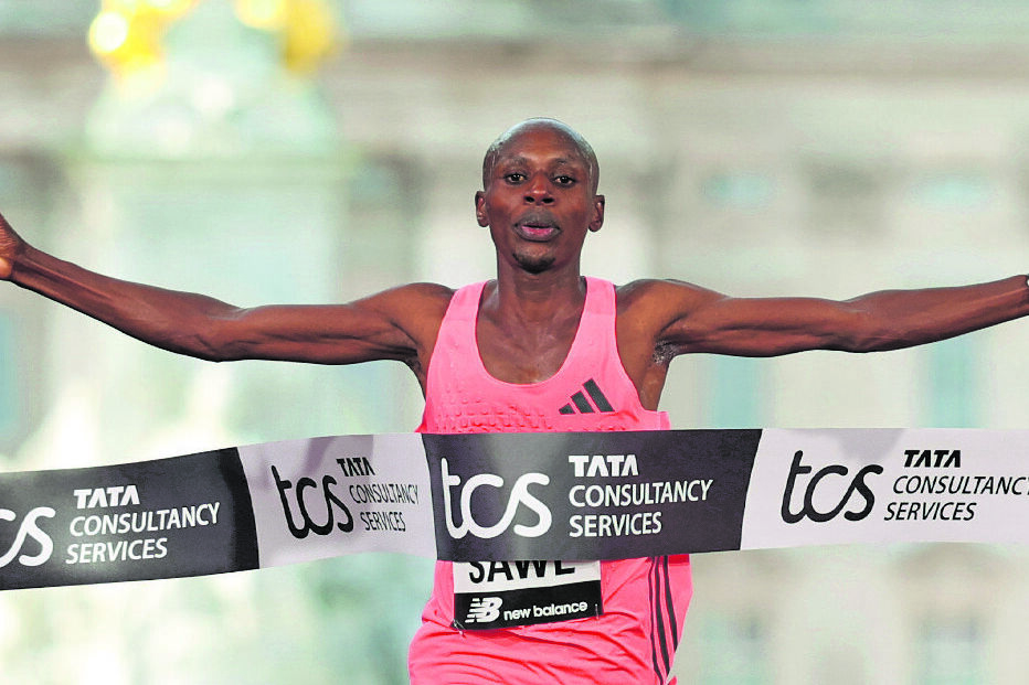 Sebastian Sawe corta a meta da Maratona de Londres. O recorde foi pulverizado