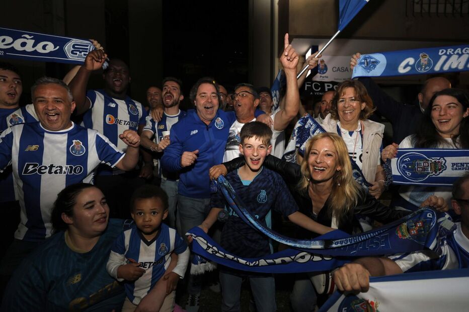 Adeptos festejam vitória do FC Porto