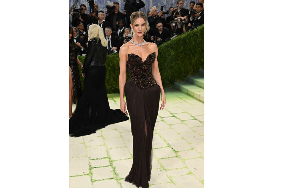 Rosie Huntington-Whiteley no Met Gala, em Nova Iorque