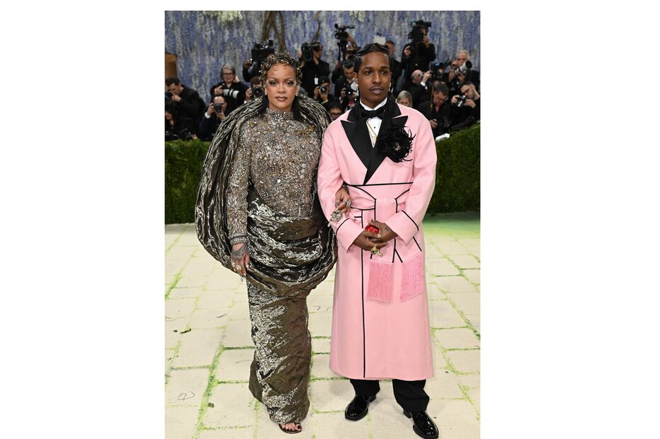 Rihanna e A$AP Rocky no Met Gala, num evento repleto de celebridades em Nova Iorque