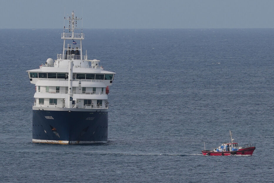 Navio com surto de hantavírus