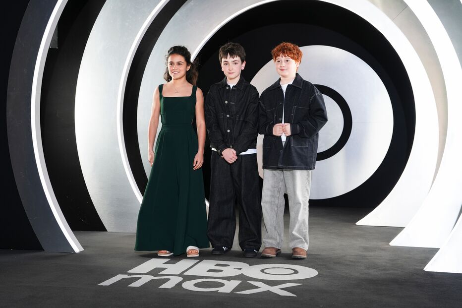 Arabella Stanton, Dominic McLaughlin e Alastair Stout - atores de 'Harry Potter', série da HBO