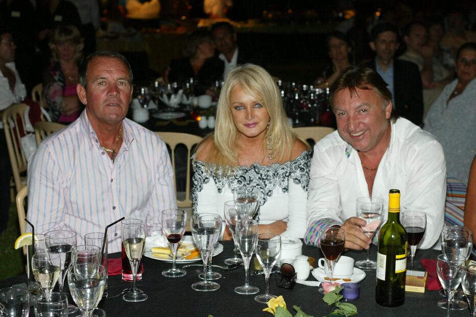 Bonnie Tyler com o marido Robert e Liberto Mealha em Albufeira