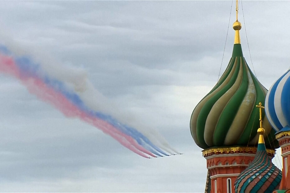 Desfile militar em Moscovo celebra o Dia da Vitória com segurança reforçada