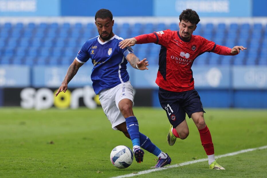 Oliveirense vence Feirense, mas desce à Liga 3, apesar dos golos de Pedro Martelo