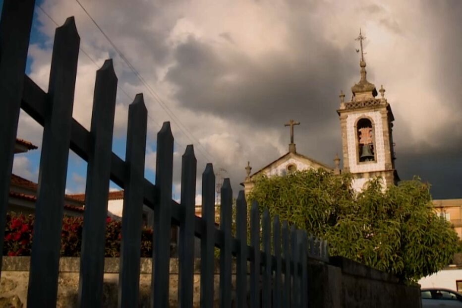 Orgia gay com padres serviu para planear roubo de dinheiro de paróquia de Macieira da Maia