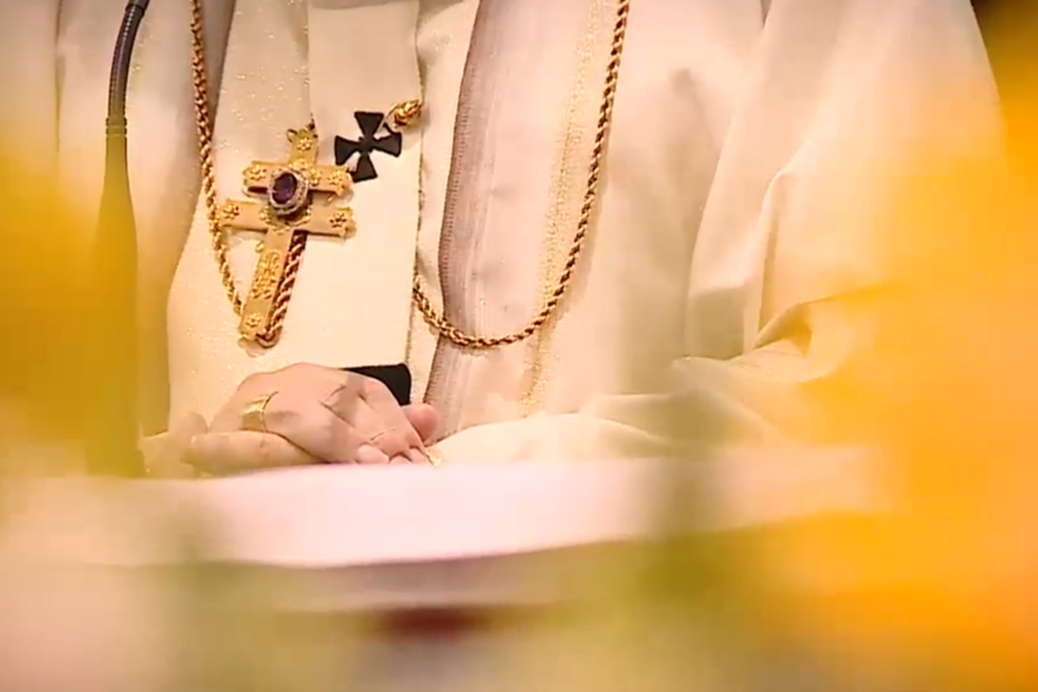 'Metia-me a língua pela garganta quando tinha 10 anos': o testemunho de uma das vítimas de abusos sexuais na Igreja