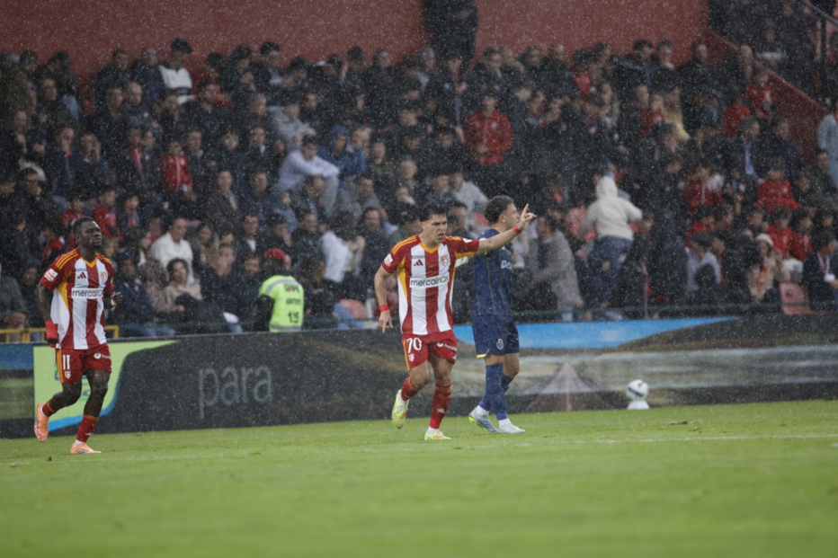 Roni marca no jogo AVS - FC Porto da Liga Portugal Betclic