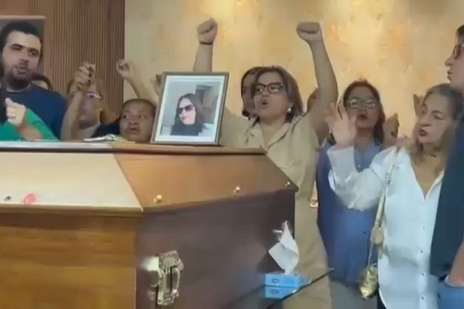 Marido e filho de 14 anos de ama assassinada pela patroa na Amadora pedem justiça