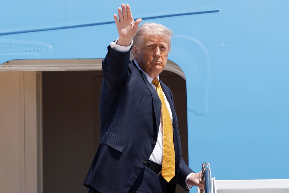 Donald Trump inicia viajem à China