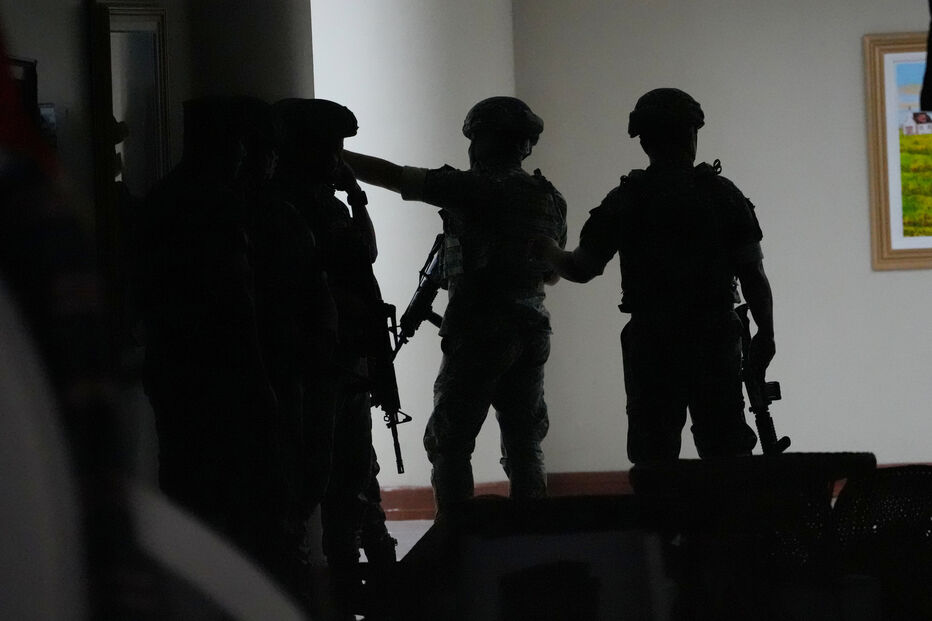 Ouvidos disparos no senado das Filipinas durante operação das autoridades