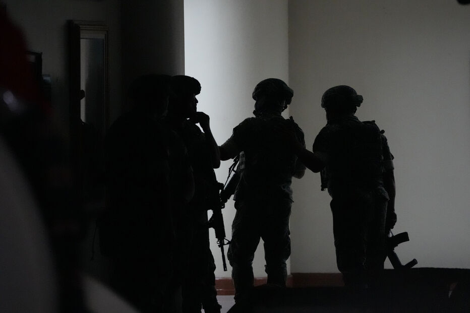 Ouvidos disparos no senado das Filipinas durante operação das autoridades