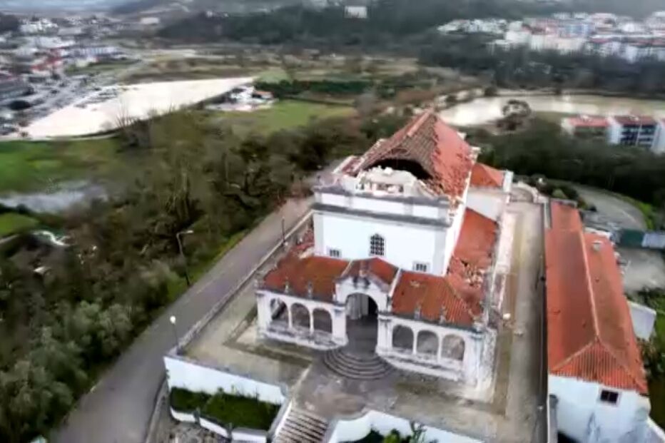 Rasto de destruição da tempestade 'Kristin' ainda assombra Leiria