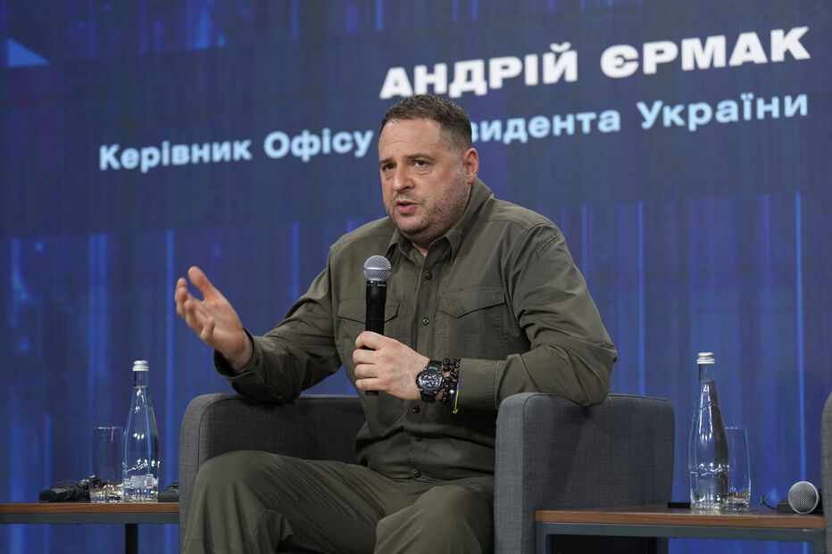 Andriy Yermak, chefe do gabinete do presidente da Ucrânia, discursa