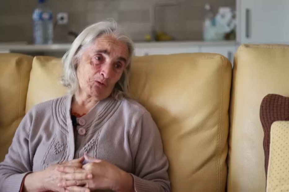 Maria, Manuel e filho ainda vivem num apartamento de emergência três meses após a tempestade ‘Kristin’