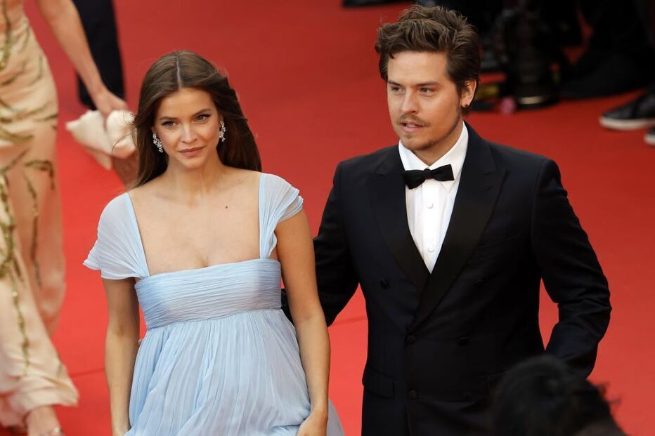 Dylan Sprouse e Barbara Palvin esperam o primeiro filho