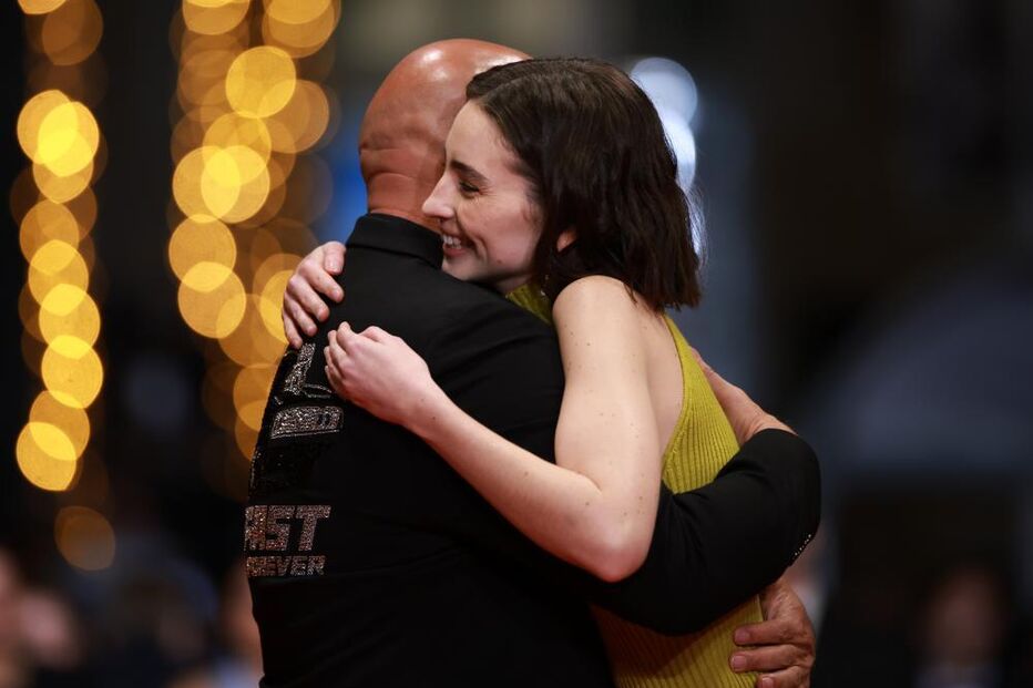 Vin Diesel emociona-se no Festival de Cannes ao reencontrar elenco de 'Velocidade Furiosa'