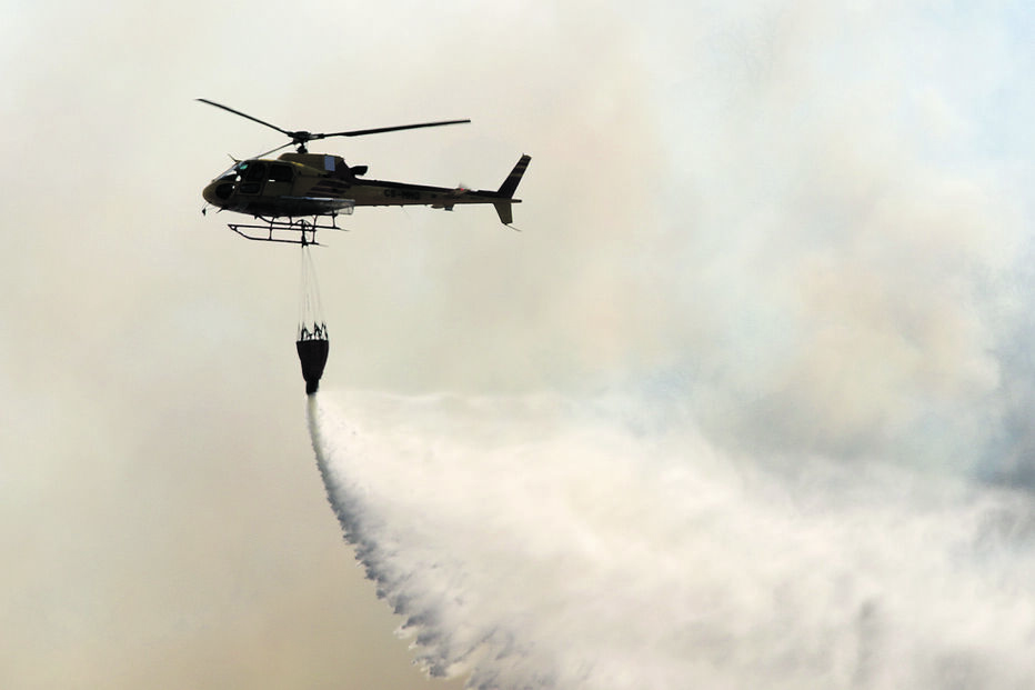 Operação visa suspeitas de corrupção na contratação de helicópteros de combate aos fogos 