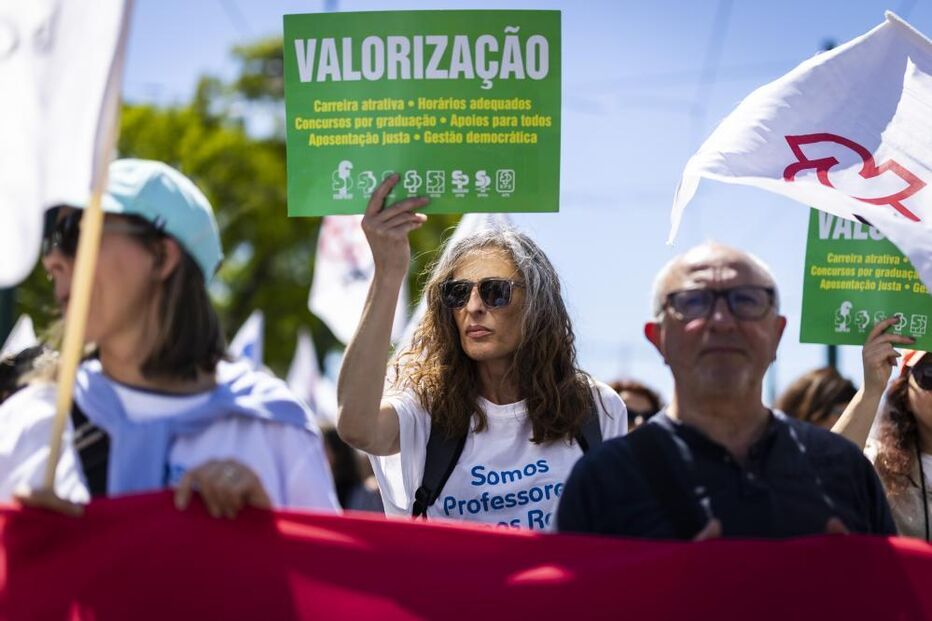 Fenprof leva milhares de professores à rua em protesto