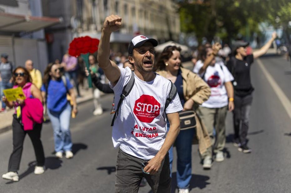 Fenprof leva milhares de professores à rua em protesto